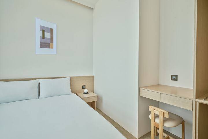 Room 100 of 224
