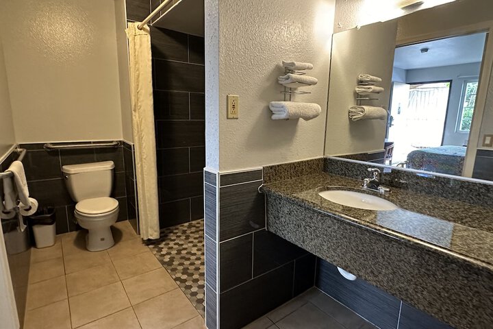 Room 6 of 14