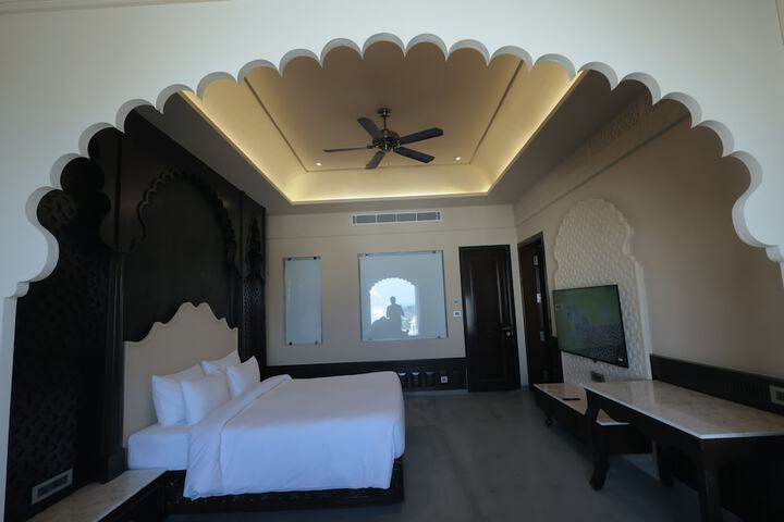 Room 17 of 51