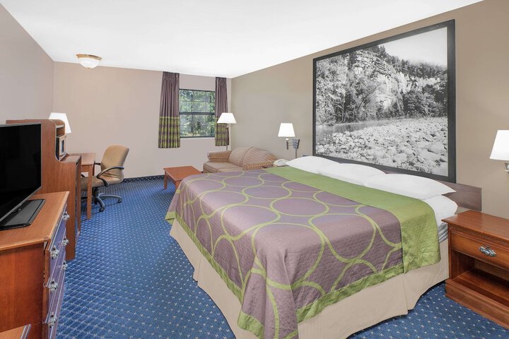1 King Bed (7 of 13)