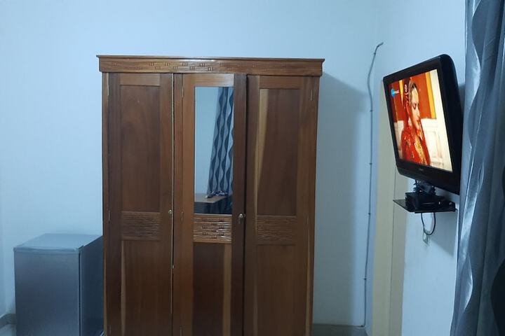 Room 15 of 44
