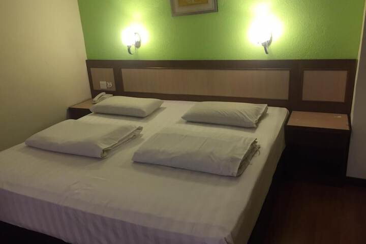 Room 16 of 26
