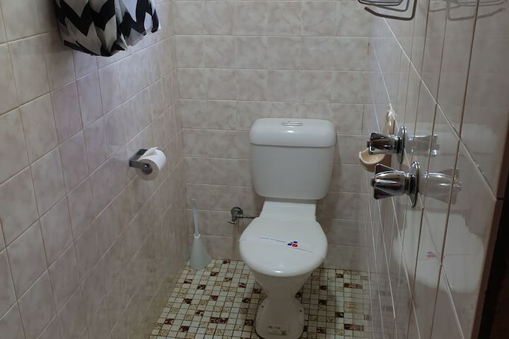 Room 32 of 49