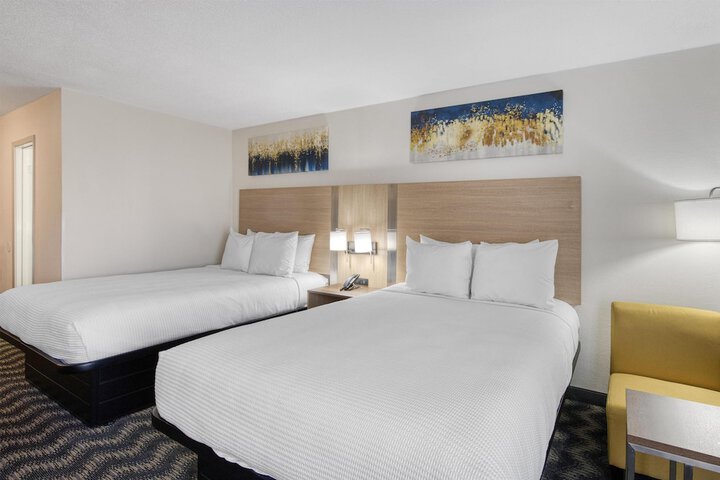 Room 21 of 40