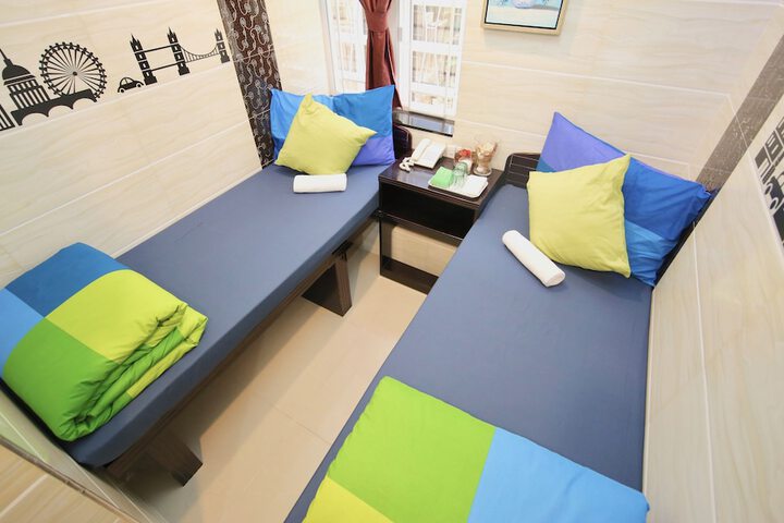 Room 52 of 119