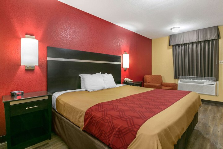 Room 16 of 27