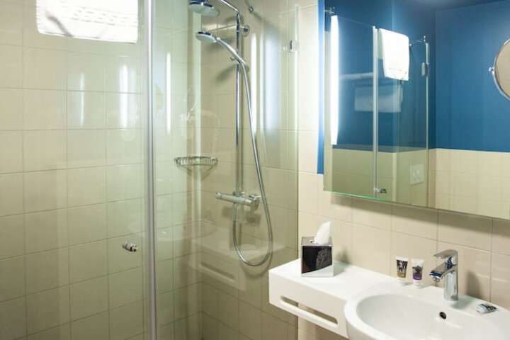 Room 45 of 108