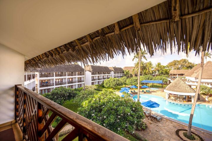 Pools & Facilities