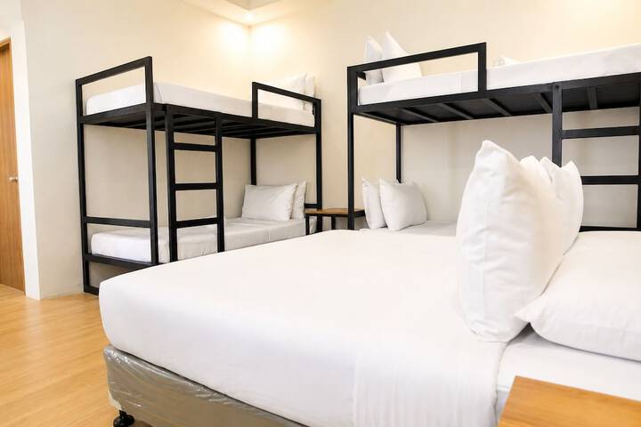 Room 4 of 23