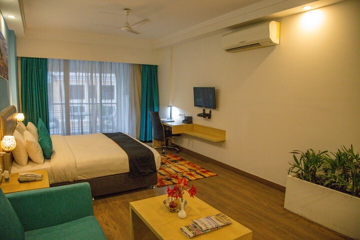 Room 7 of 28
