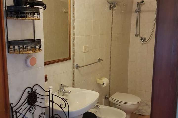 Room 21 of 42