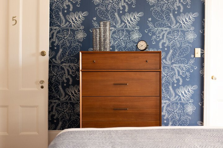 Deluxe Queen Bed (6 of 21)