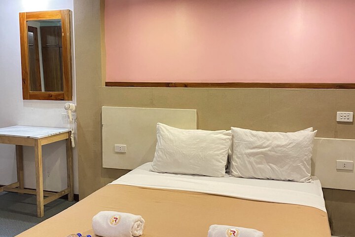Room 28 of 51