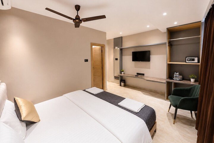 Room 28 of 61