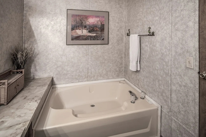 Room 8 of 20