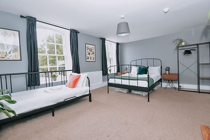 Room 7 of 28
