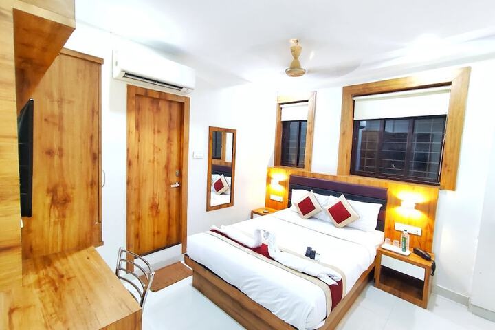 Room 3 of 9