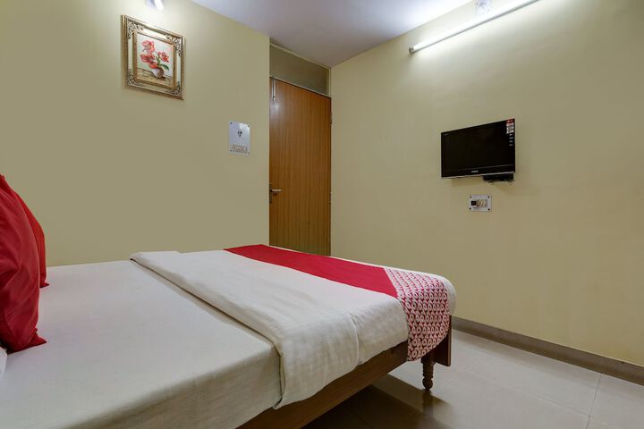 Room 17 of 24