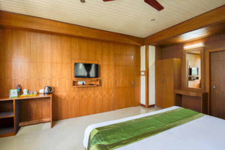 Room 11 of 35