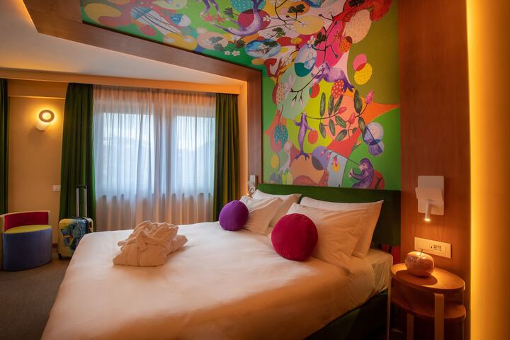 Room 17 of 153