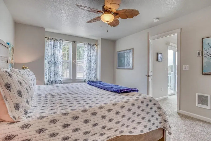 Room 4 of 20