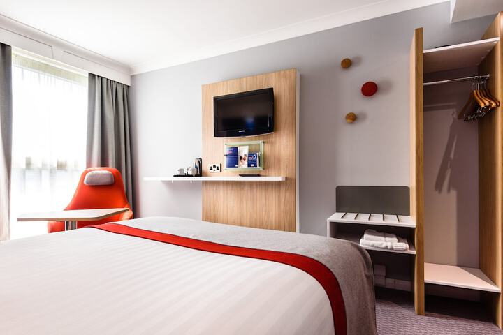 Room 2 of 41
