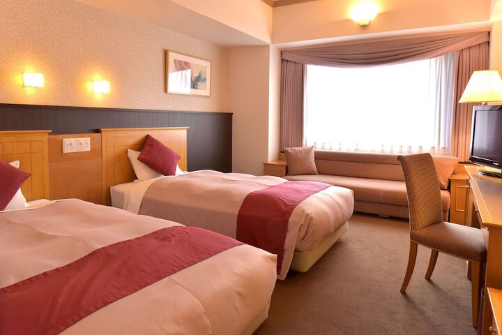 Room 15 of 37