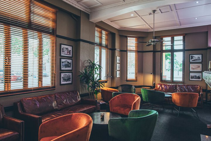 Lounge 77 of 87