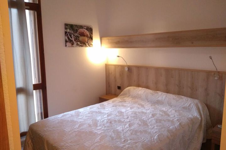 Room 5 of 14