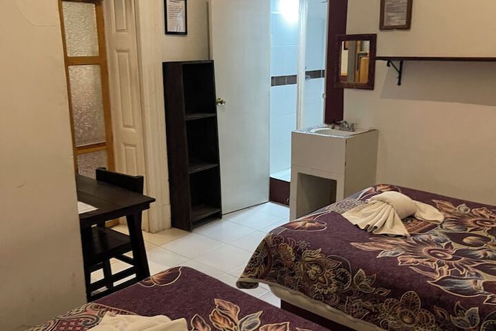 Room 17 of 77