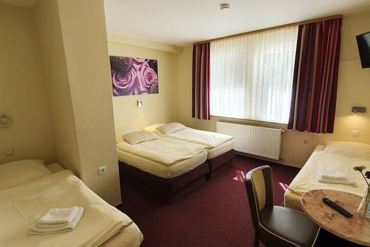 Room 17 of 46