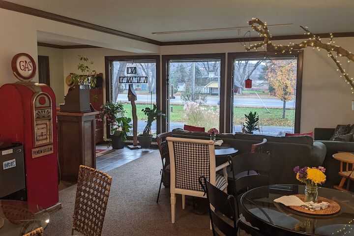 Breakfast/Coffee Service 22 of 34