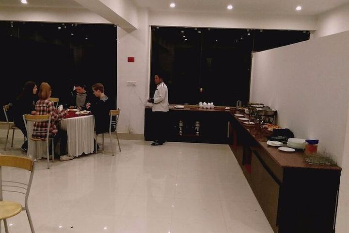 Dining 38 of 61