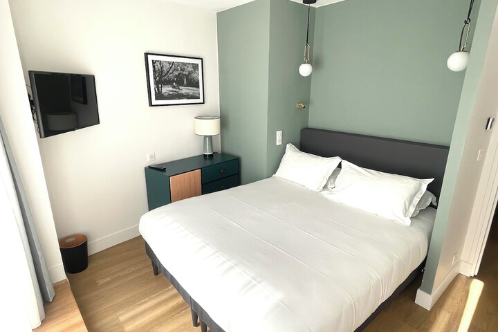 Room 21 of 34