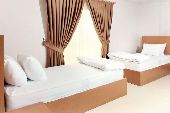 Room 12 of 27