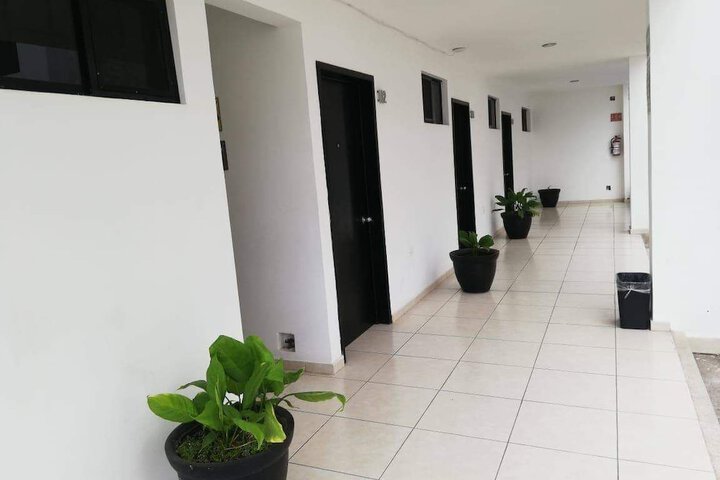 Ballroom/Hall 28 of 36