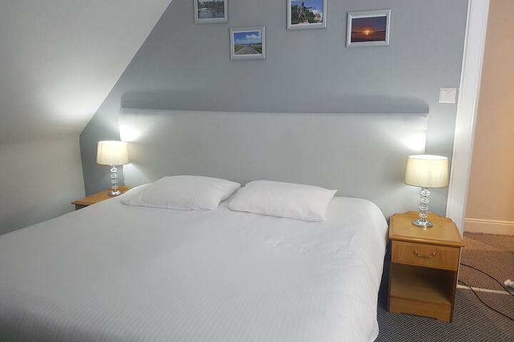 Room 5 of 32