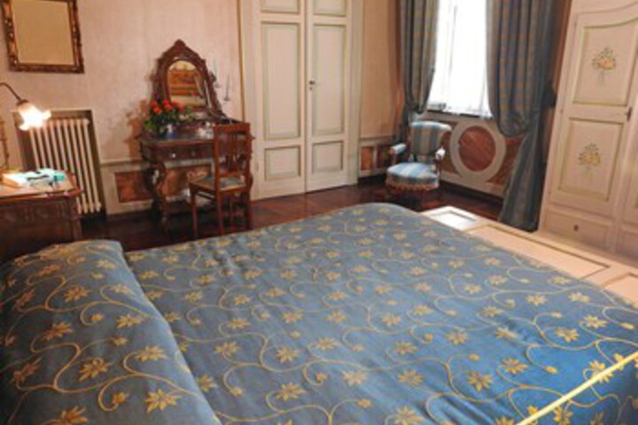 Room 22 of 34