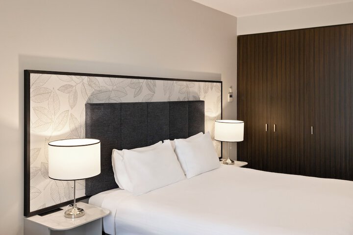 Room 34 of 163