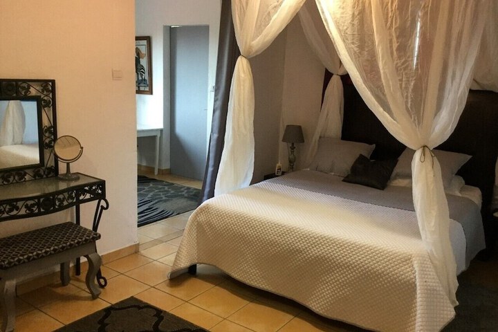Room 4 of 31