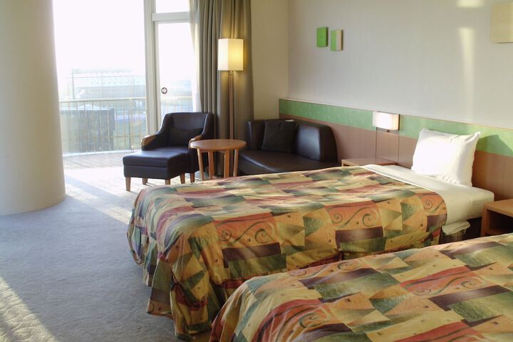 Room 25 of 100