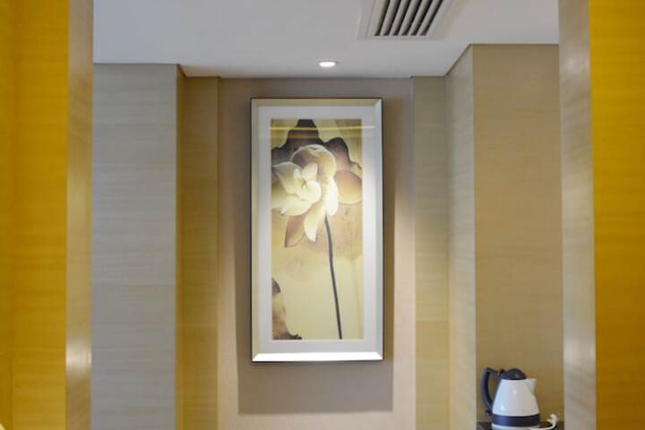 Room 7 of 43