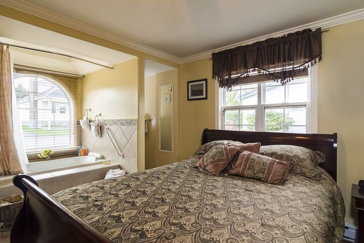 Room 5 of 40