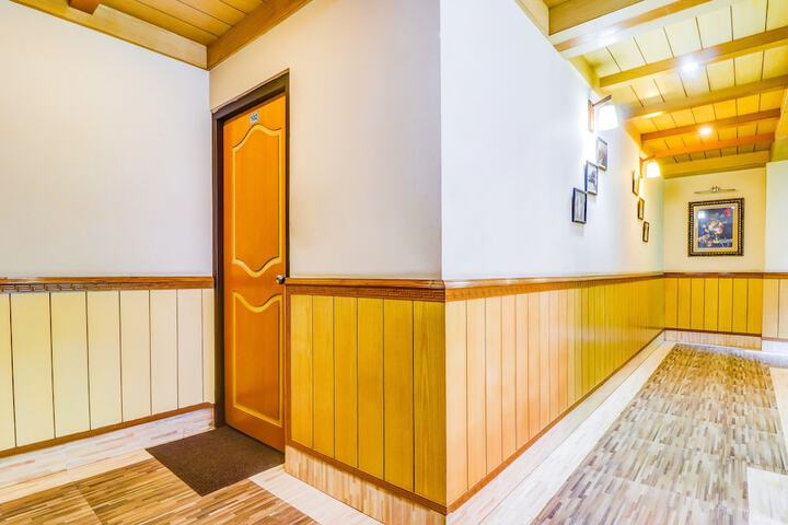 FABHOTEL MISTY OAK