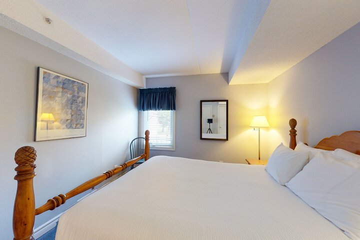 Room 102 of 457