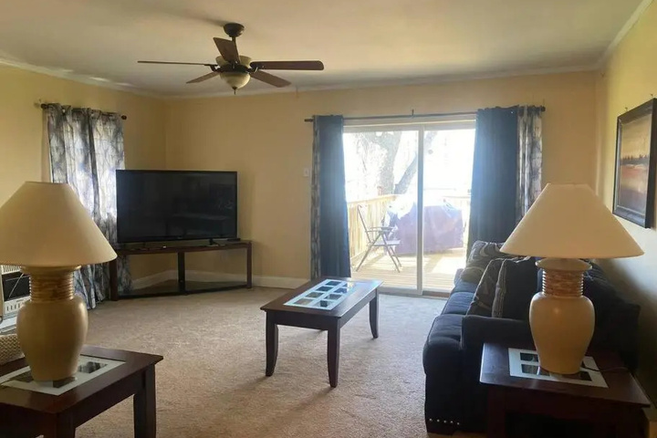 Exterior of Entire Residential Home 4BR 2BA Near Atlantic City