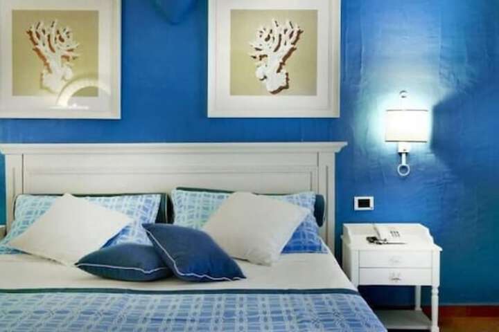 Room 2 of 22
