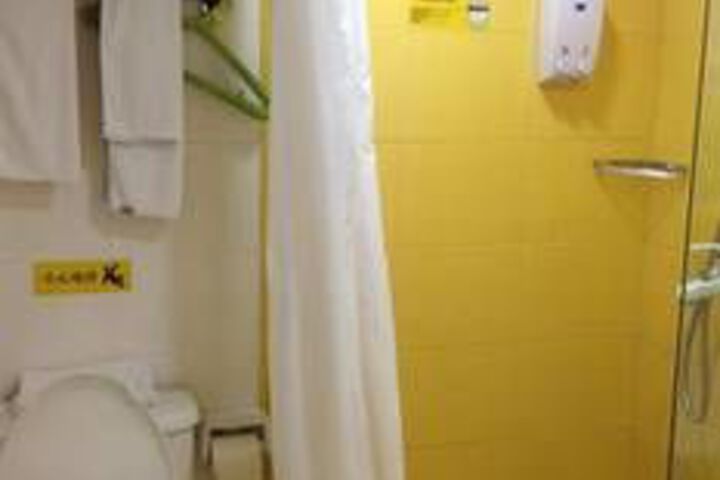 Room 8 of 39