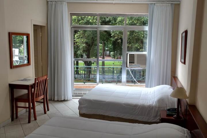 Room 10 of 24