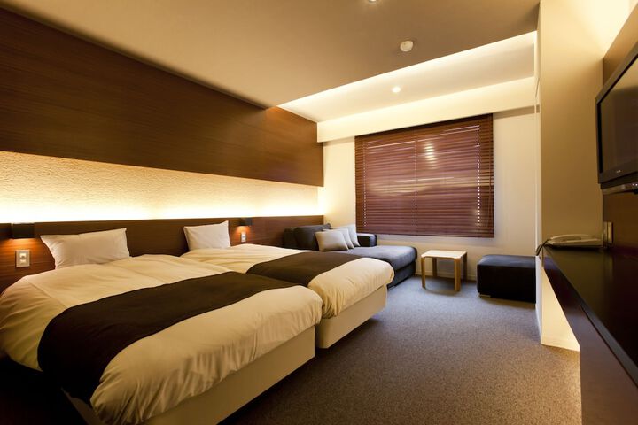 Room 16 of 83